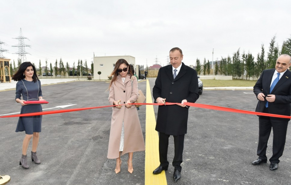 Bakının Zabrat qəsəbəsində əlillər üçün sosial reabilitasiya mərkəzləri və sığınacaqlar kompleksi istifadəyə verilib  
Azərbaycan Prezidenti İlham Əliyev açılışda iştirak edib