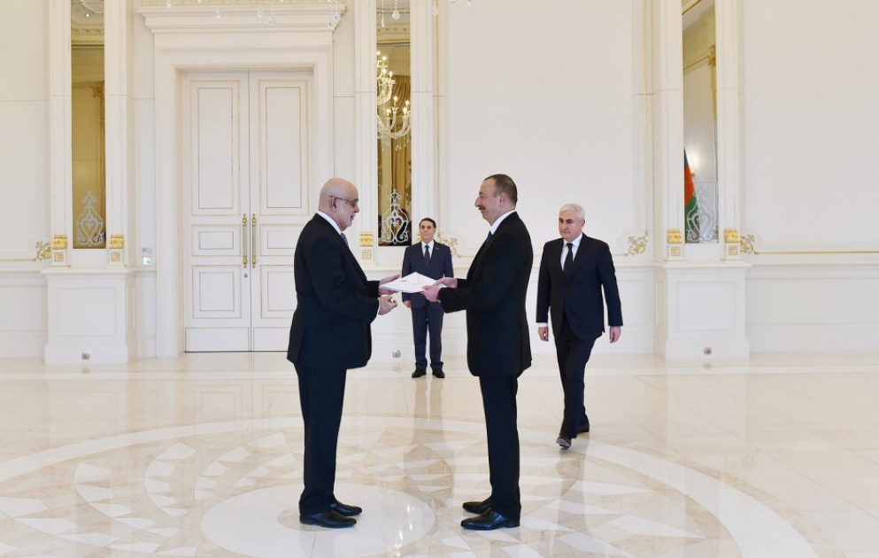 Президент Ильхам Алиев принял верительные грамоты новоназначенного посла Перу в Азербайджане