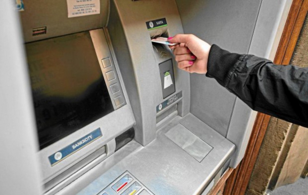 Azərbaycanda banklar tərəfindən quraşdırılmış bankomatların sayı 2450 ədəd olub