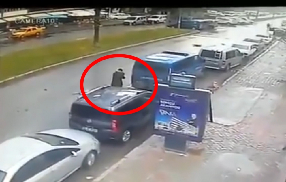Qəhrəman türk polisinin İzmirdə terrorçularla təkbaşına atışmasının tam videosu