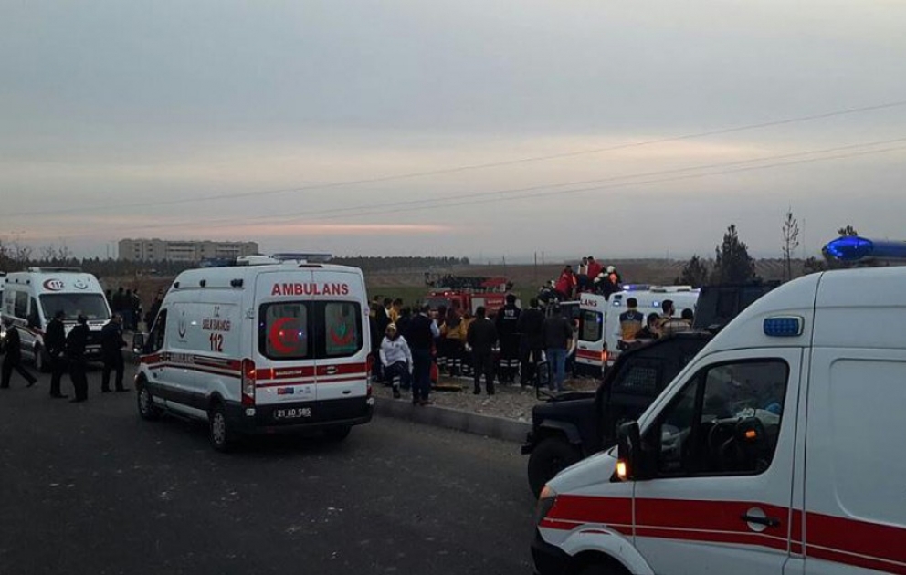 Diyarbəkirdə terror: 3 polis şəhid olub, 3-ü isə yaralanıb [YENİLƏNİB]