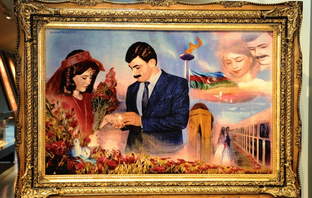 20 Yanvar şəhidləri İlham və Fərizəyə həsr olunmuş xalça təqdim edilib