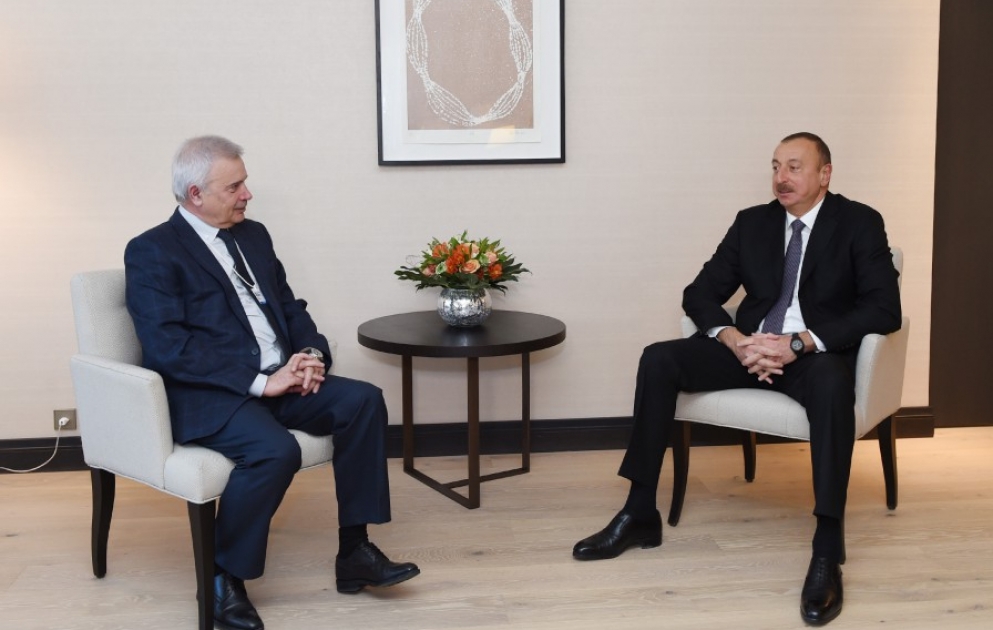 Prezident İlham Əliyev Davosda Rusiyanın “LUKOIL” şirkətinin prezidenti ilə görüşüb