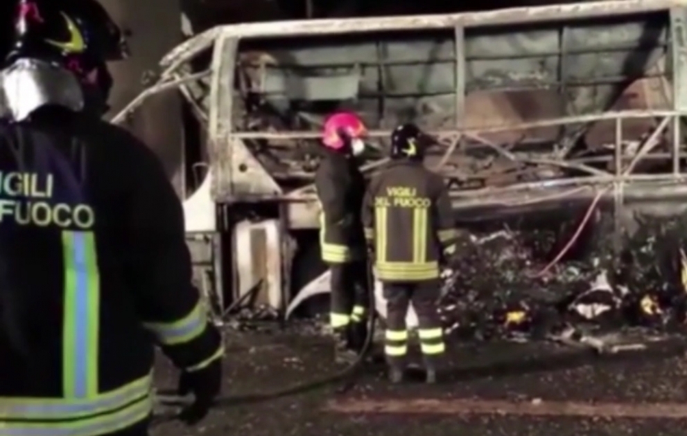 İtaliyada avtobus qəzası: 16 ölü
