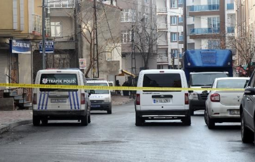 В Стамбуле обстрелян полицейский автомобиль