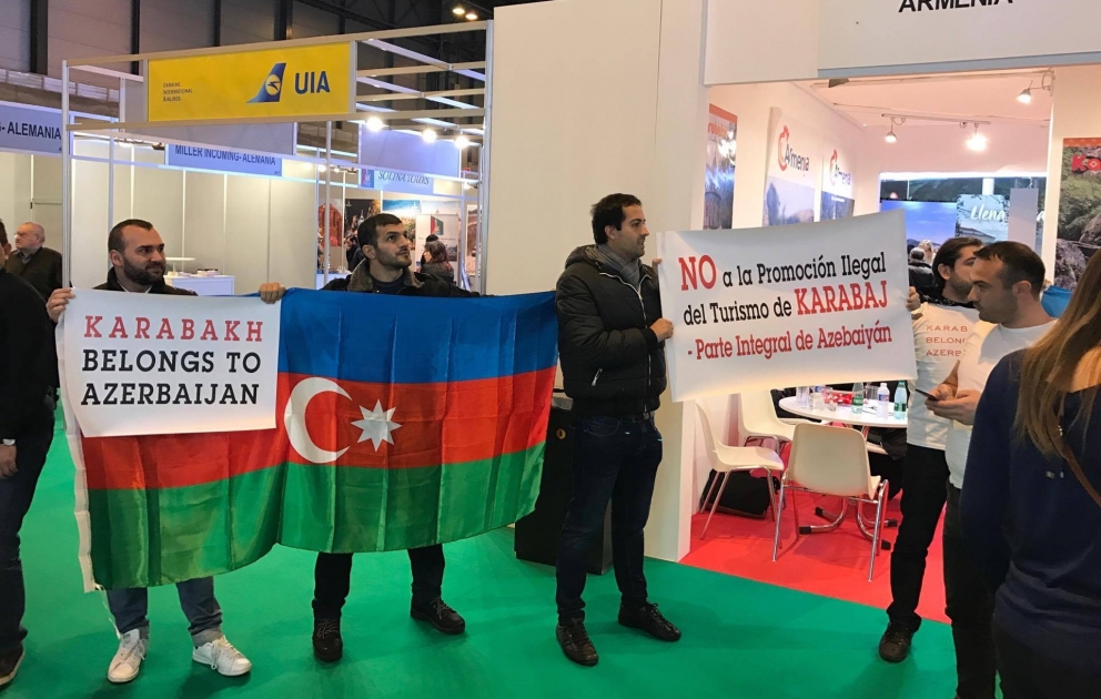 Армения на Туристической выставке вновь представила стенд «Нагорный Карабах»   
Наши соотечественники провели акцию протеста