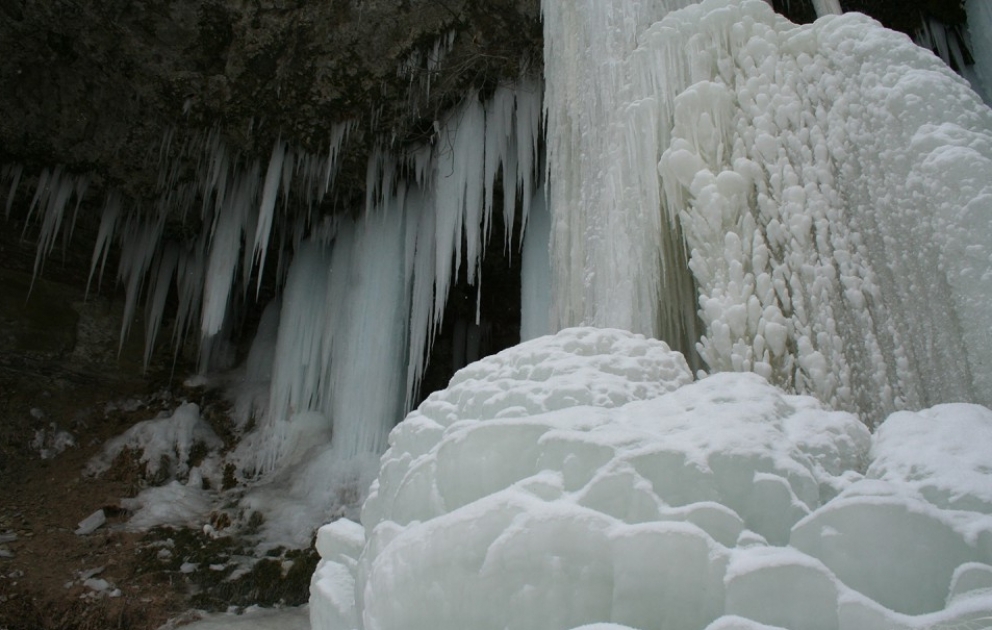 Winter views of Gizlar bulaghi in Nakhchivan