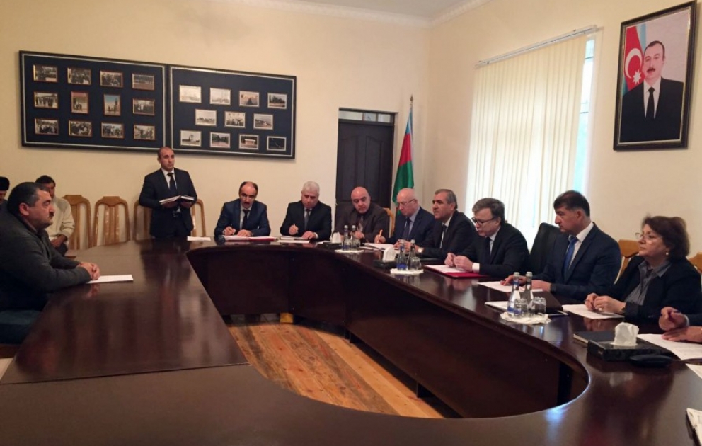Ekologiya və təbii sərvətlər naziri Şirvanda vətəndaşların müraciətlərini dinləyib