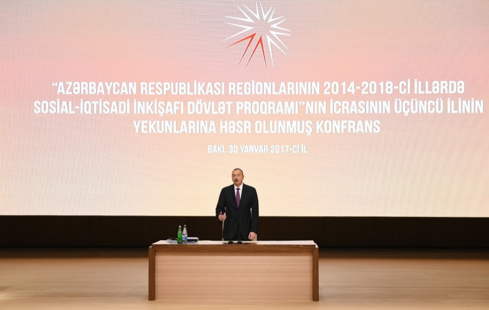 Konferenz über Ergebnisse des dritten Jahres der Umsetzung des staatlichen Programms für sozialökonomische Entwicklung der Regionen in den Jahren 2014-2018 teil