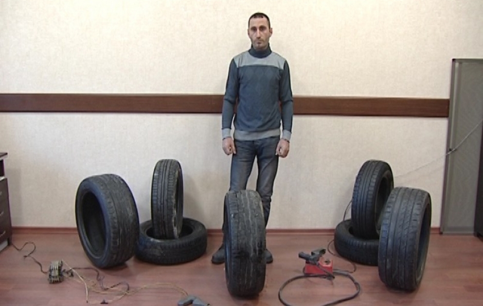 В Баку задержан мужчина, занимавшийся продажей просроченных автомобильных шин