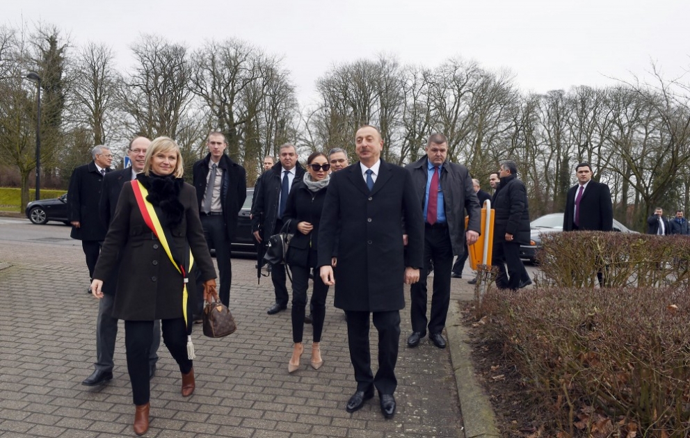Waterloo: Präsident Ilham Aliyev besucht Denkmal Khurshidbanu Natavan
