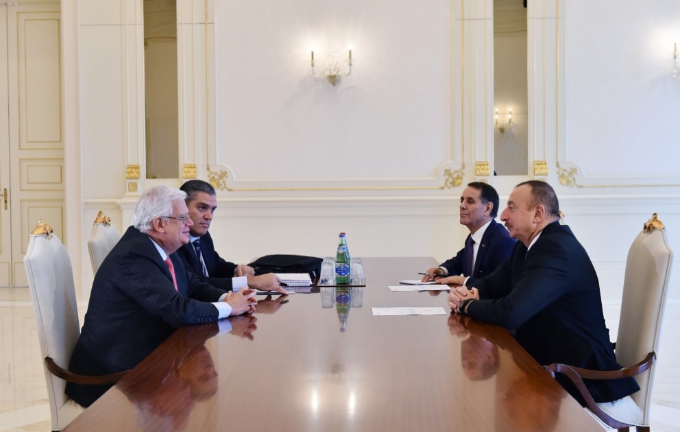Präsident Ilham Aliyev empfängt CDI-Vizepräsidenten