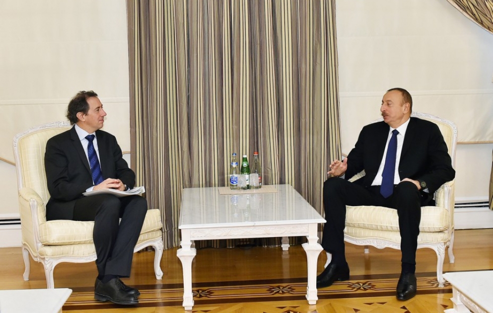 Президент Азербайджана Ильхам Алиев принял вице-президента Всемирного банка по Европе и Центральной Азии