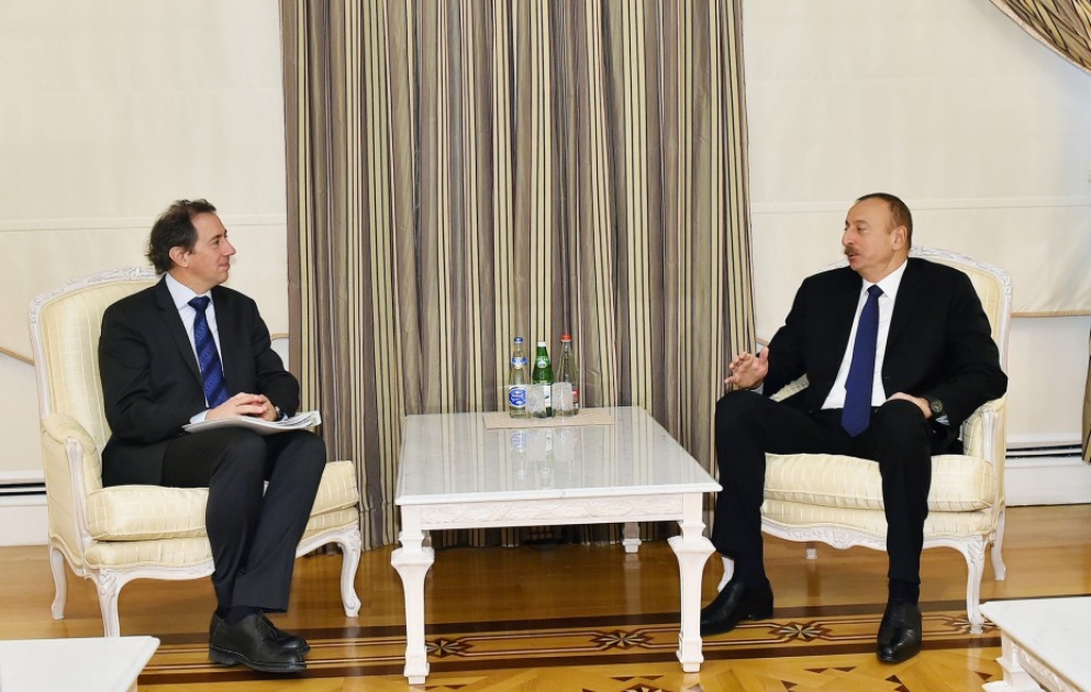 Le président Ilham Aliyev reçoit le vice-président de la Banque mondiale pour l’Europe et l’Asie centrale