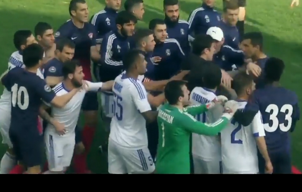 Qazaxıstan və Ermənistan komandaları arasındakı oyun zamanı kütləvi dava olub
