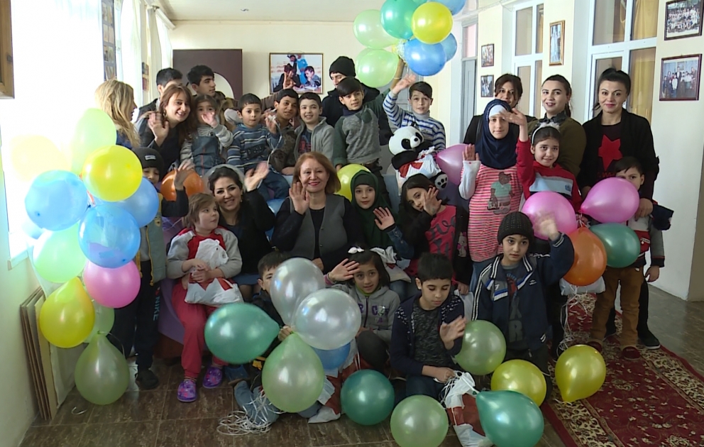 AZERTAC`s employees visit Umid Yeri Home