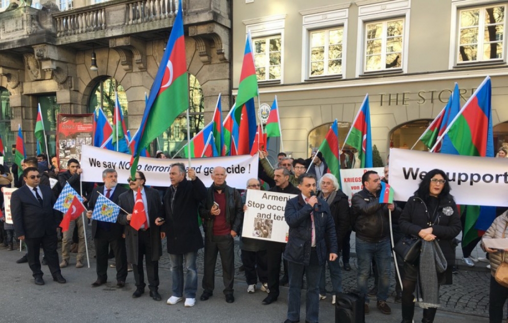 Azerbaijanis hold protest rally on 25th anniversary of Khojaly genocide in Munich