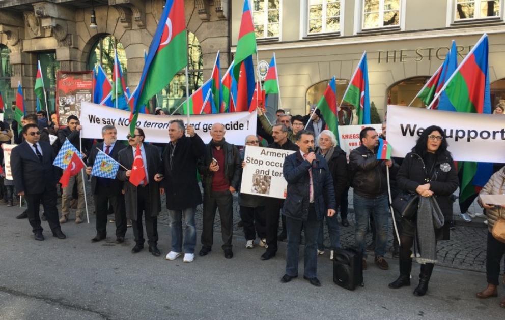 Protest in München: Aserbaidschaner in Europa sind gegen armenische Aggression