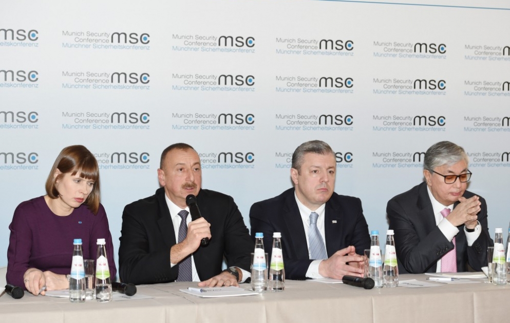 Präsident Ilham Aliyev beteiligt sich im Rahmen der Münchner Sicherheitskonferenz an Podiumsdiskussionen