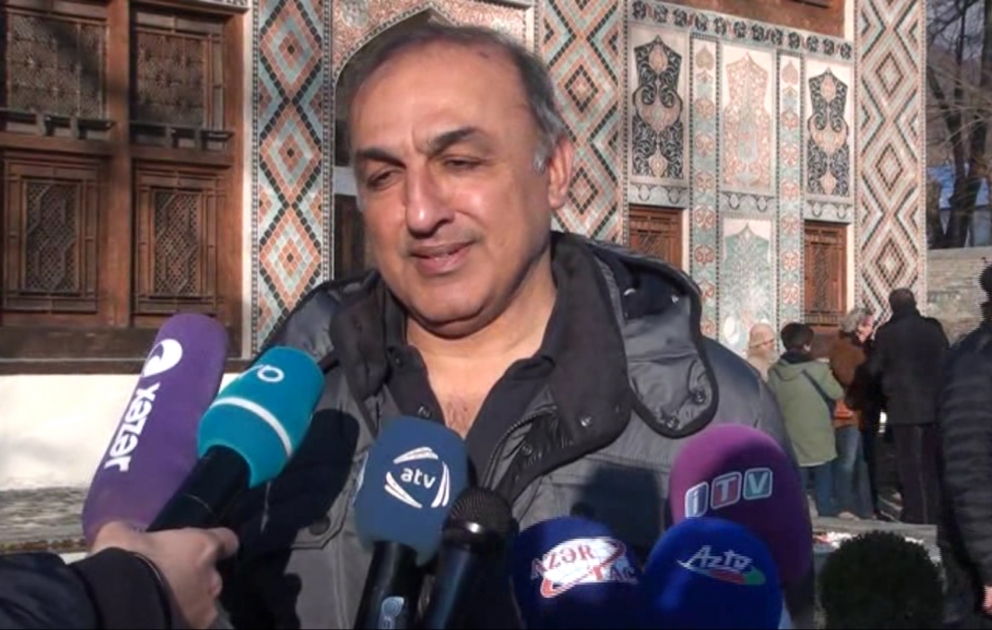 Şəki xanlarının sarayı mənə ölkəmdəki tarixi abidələri xatırlatdı