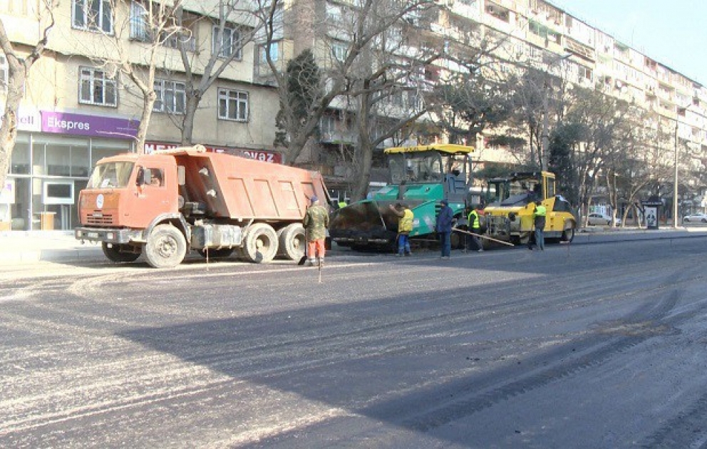 Ремонтируется часть улицы Джафара Хандана в Баку
