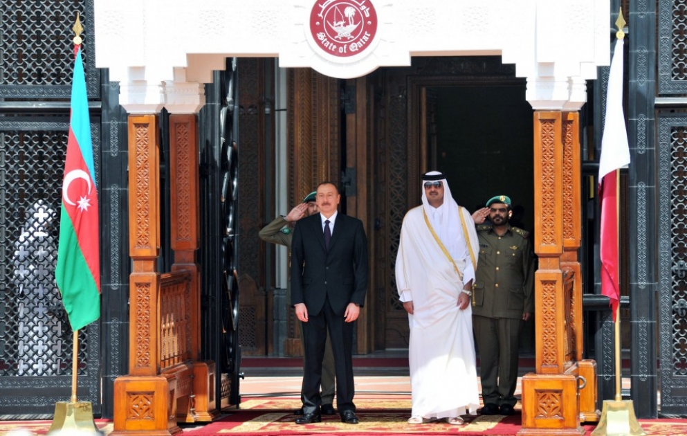 Qatar: cérémonie d’accueil officiel du président azerbaïdjanais Ilham Aliyev