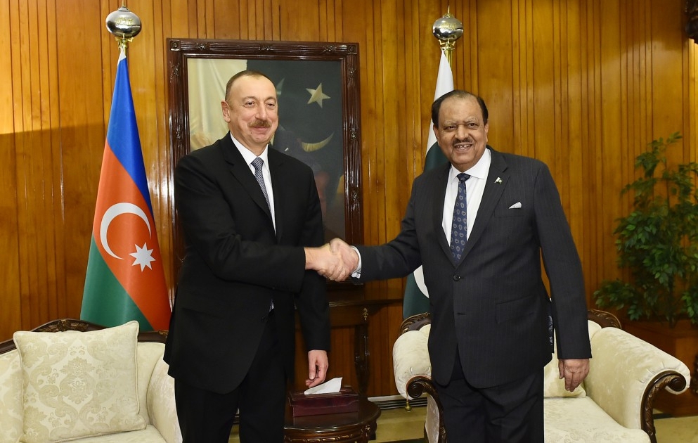 Le président Ilham Aliyev reçu par son homologue pakistanais Mamnoon Hussain