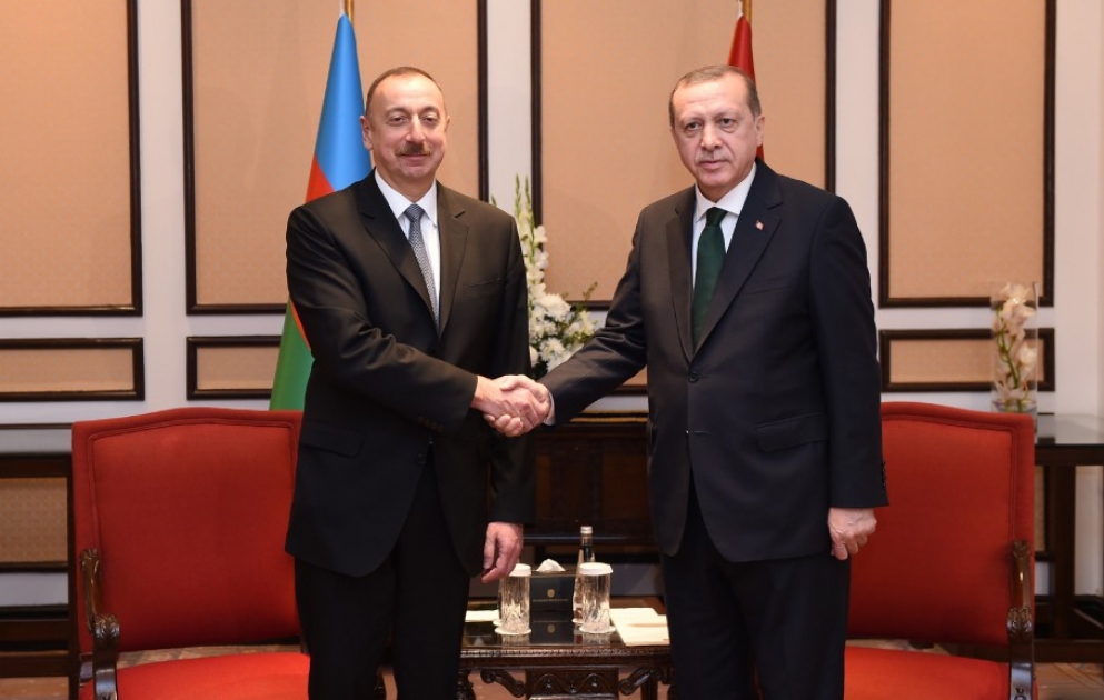 Entretien des présidents azerbaïdjanais et turc à Islamabad