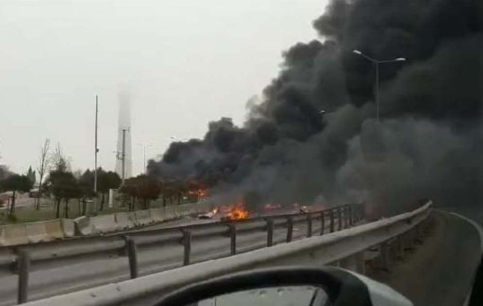 İstanbulda yanğınsöndürmə helikopteri qəzaya uğrayıb