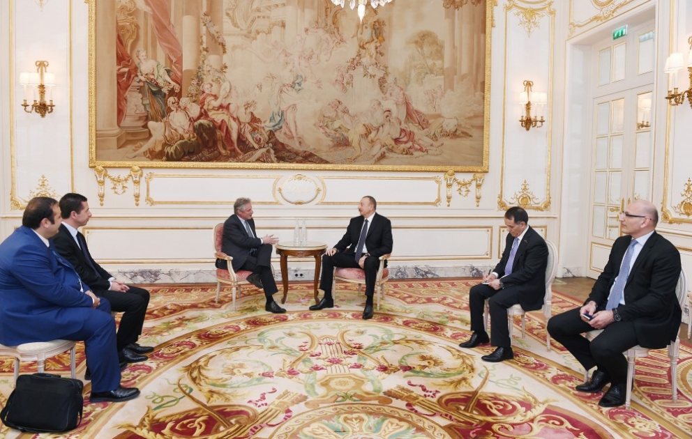 Treffen von Präsident Ilham Aliyev mit Vizepräsident von Thales International in Paris