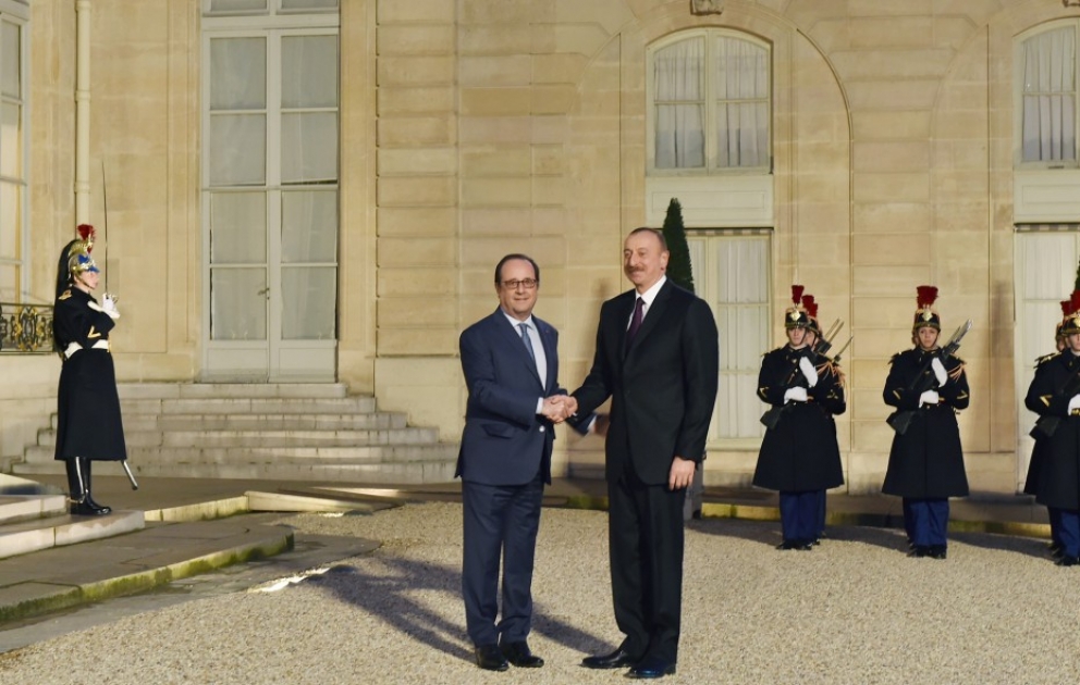 Paris : entretien du président Ilham Aliyev avec François Hollande, président français