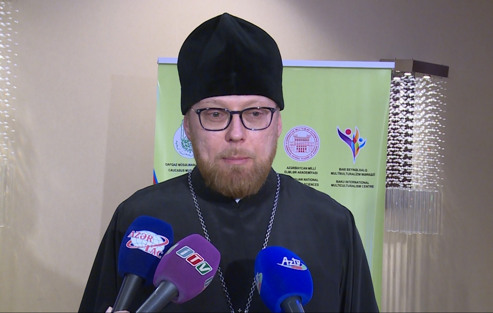 В Баку исламскую солидарность понимают таким образом, что она неотделима от межрелигиозного диалога