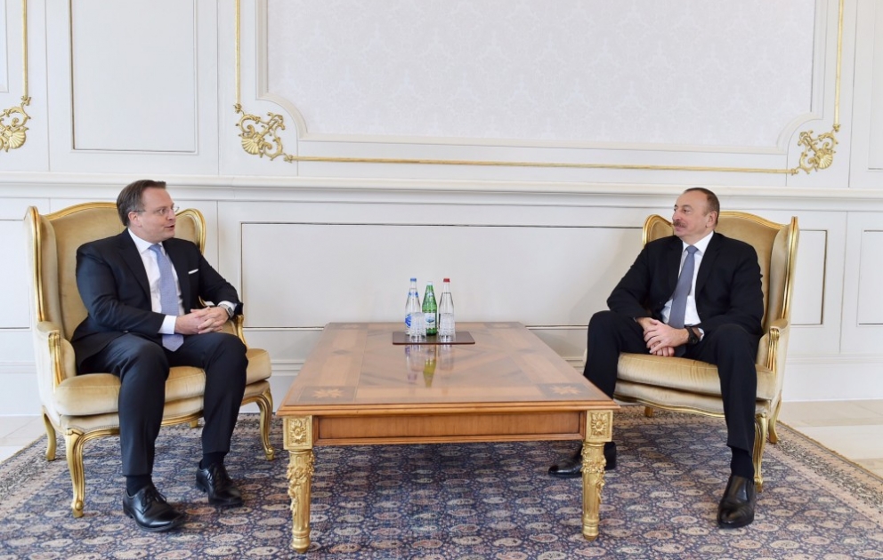 Prezident İlham Əliyev Danimarkanın Azərbaycanda yeni təyin olunmuş səfirinin etimadnaməsini qəbul edib