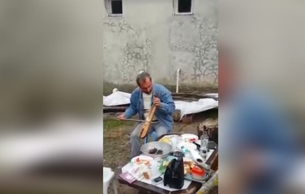 Kamançada ifa edən zaman öldü
