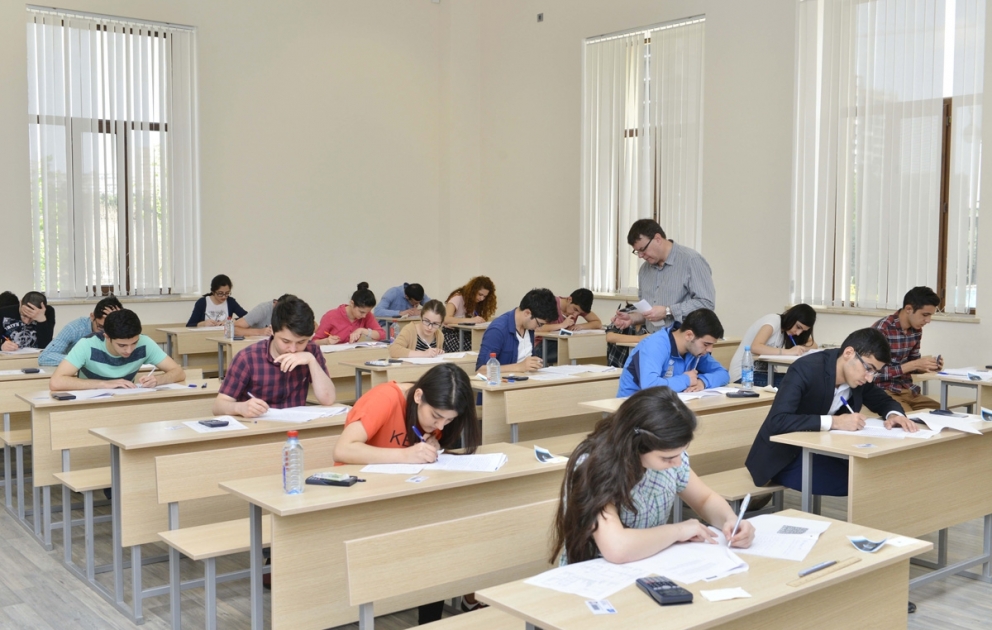 В Азербайджане более 29 тысяч абитуриентов подали документы для поступления в ссузы и вузы