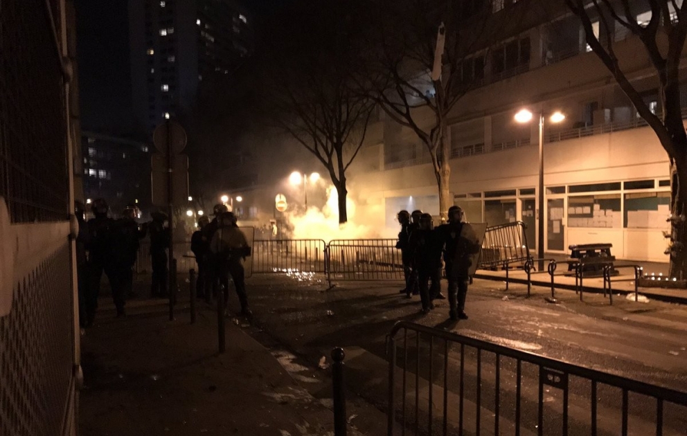 Parisdə polisə qarşı etiraz aksiyası keçirilib
