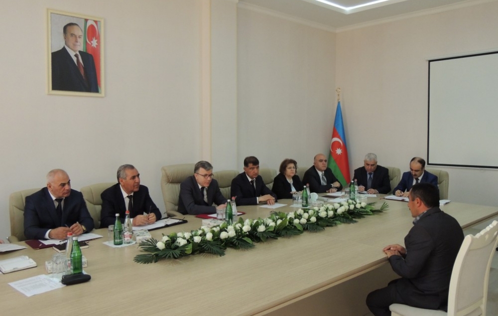 Ekologiya və təbii sərvətlər naziri Ağdamda vətəndaşların müraciətlərini dinləyib
