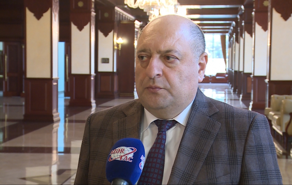 Azərbaycanda gözün buynuz qişasının transplantasiyası aztəminatlı ailələrə pulsuz olacaq