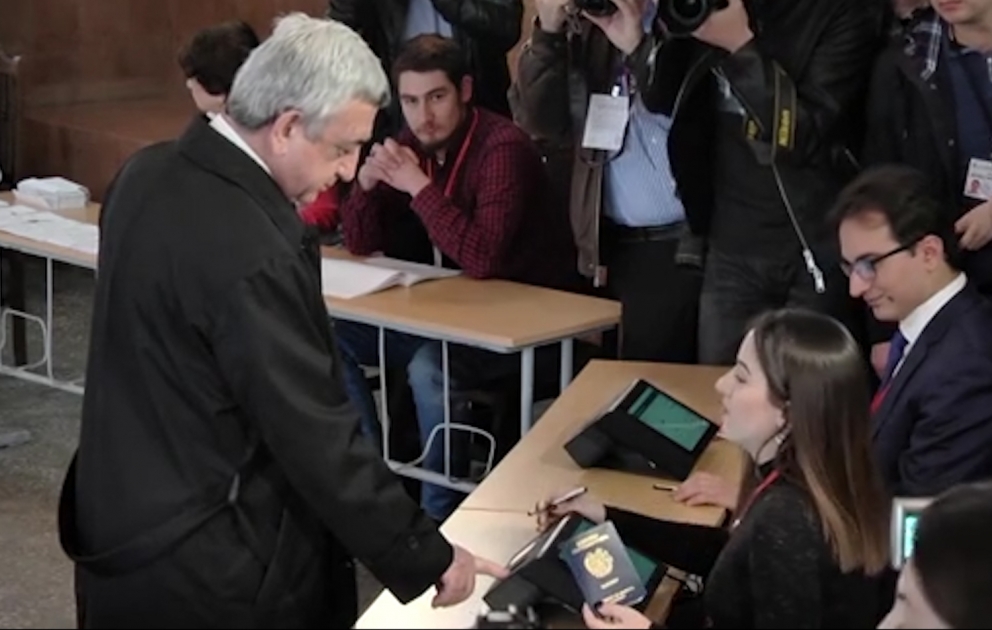 Les empreintes digitales du président arménien Serge Sarkissian ne sont pas reconnues par le lecteur