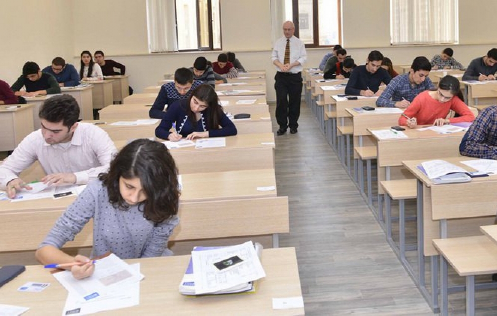 70 mindən çox abituriyent elektron ərizəsini təsdiq edib
