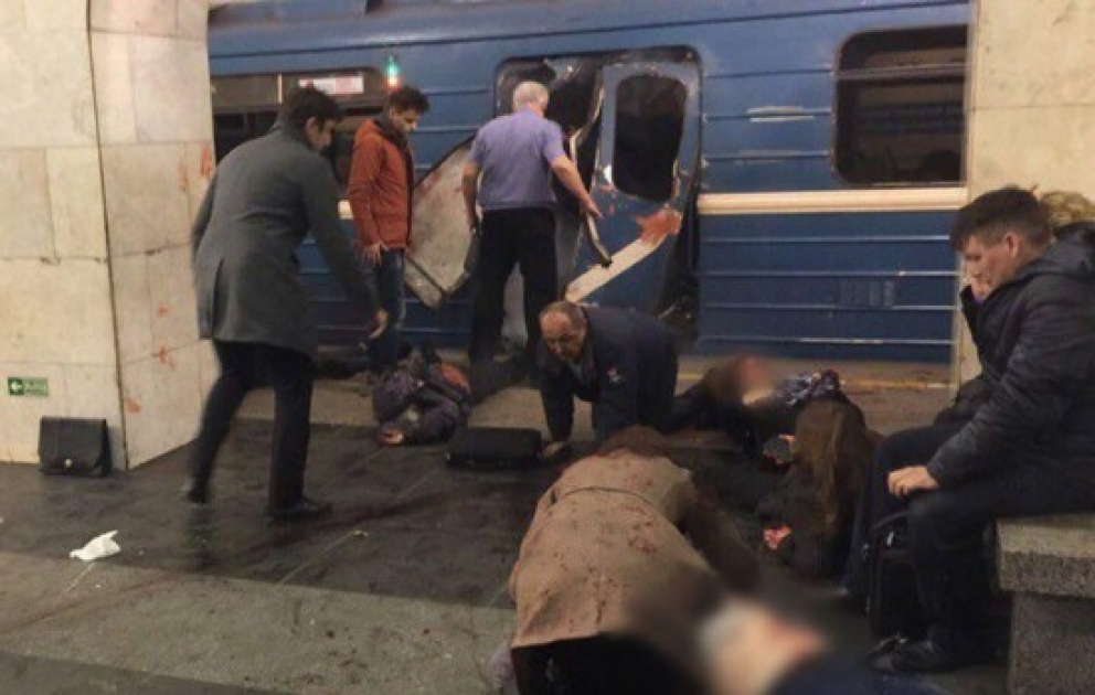 Десять человек погибли в результате взрыва в Санкт-Петербурге  ОБНОВЛЕНО