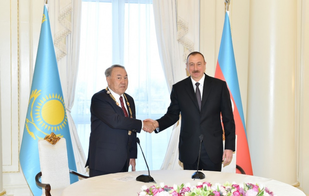 Kasachstans Präsident Nursultan Nazarbajew mit Heydar Aliyev Orden ausgezeichnet