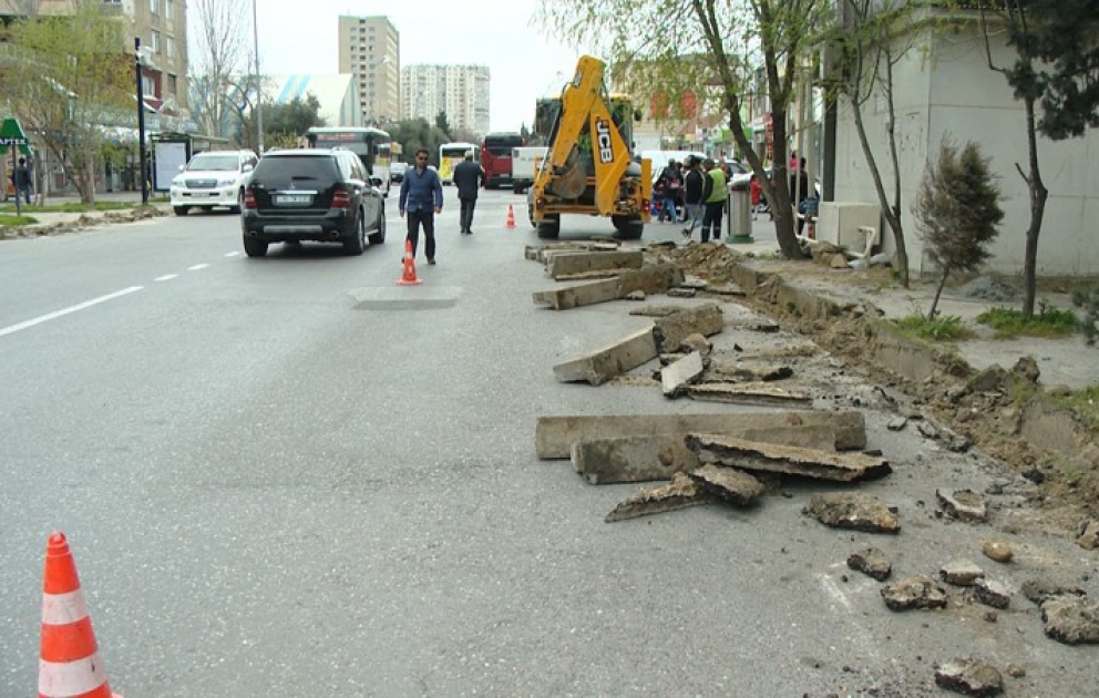Binəqədi rayonu İbrahimpaşa Dadaşov küçəsi təmir olunur