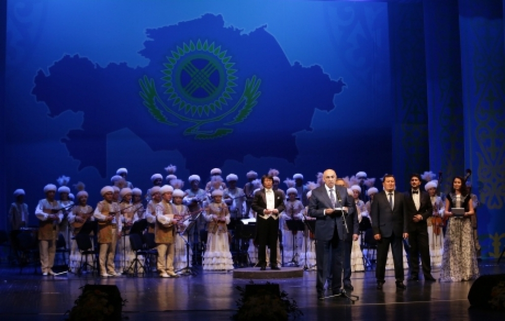 Qızıl Orda sənətçiləri Bakıda