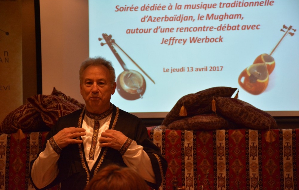 Parisdə amerikalı muğam musiqiçisi Cefri Verbokla görüş keçirilib