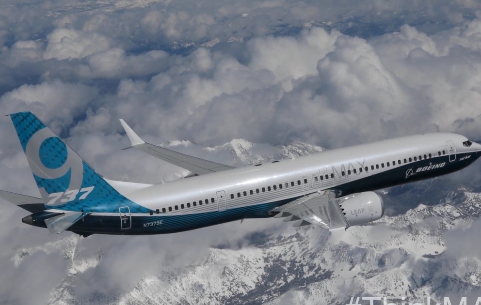 Boeing испытал новый самолет 737 MAX 9