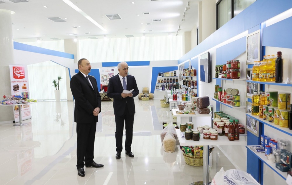 Prezident İlham Əliyev Yevlaxda Aran Regional İnkişaf Mərkəzi ilə tanış olub