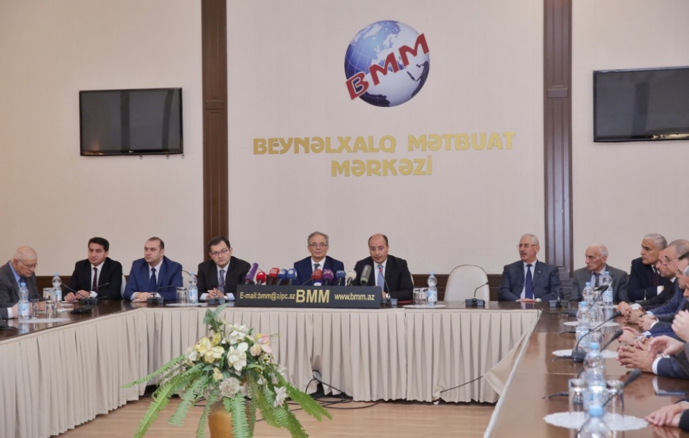 “İslam Həmrəyliyi İli” və İslam Həmrəyliyi Oyunları ilə bağlı konfrans keçirilib