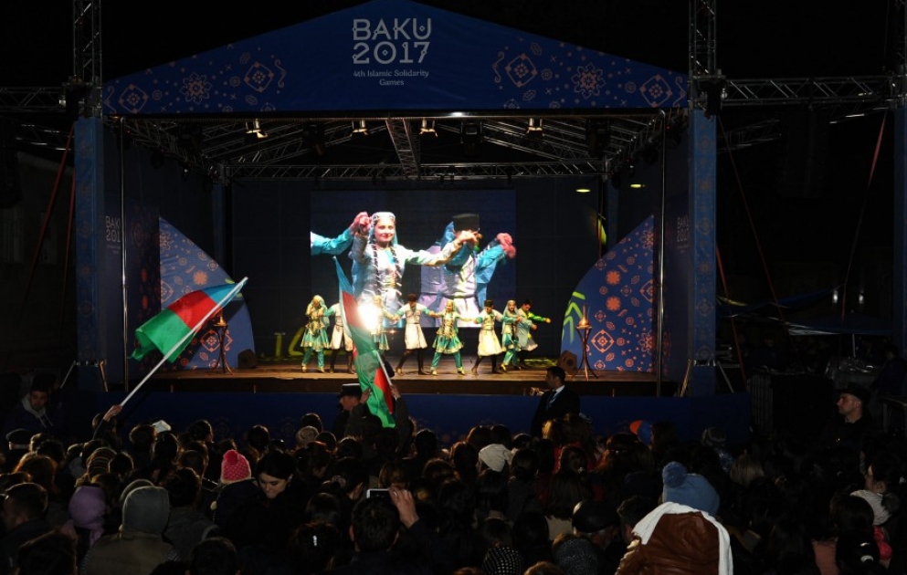 Qax şəhərində su festivalı keçirilib