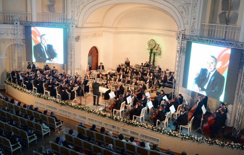 Ulu Öndərin anadan olmasının 94 illiyi ilə bağlı klassik musiqi gecəsi təşkil edilib